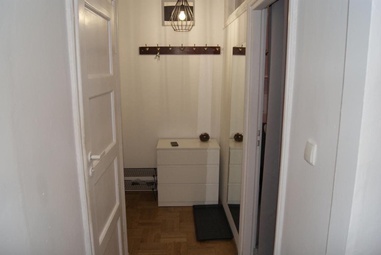 Under Castle Apartment Варшава Екстериор снимка
